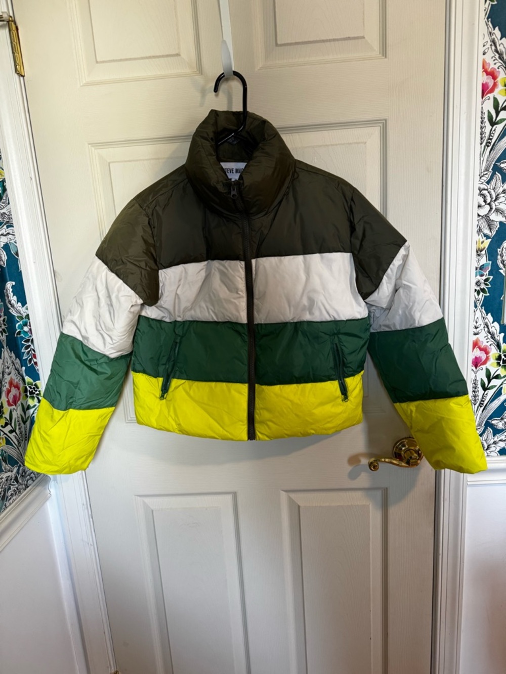 Steve Madden Women's Daisy
Colorblock Puffer Zip Jacket Greens, Yellow, & White - Picture 4 of 6
